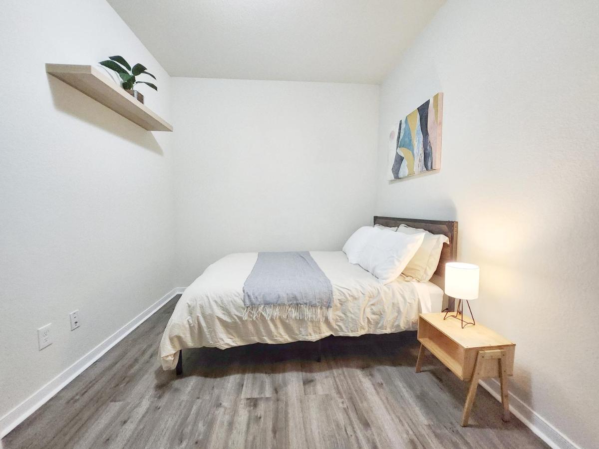 4 Bedroom Home Near Downtown Med Center Nrg Stadium Pearland Skyview Long By Ion Rentals Хьюстон Экстерьер фото