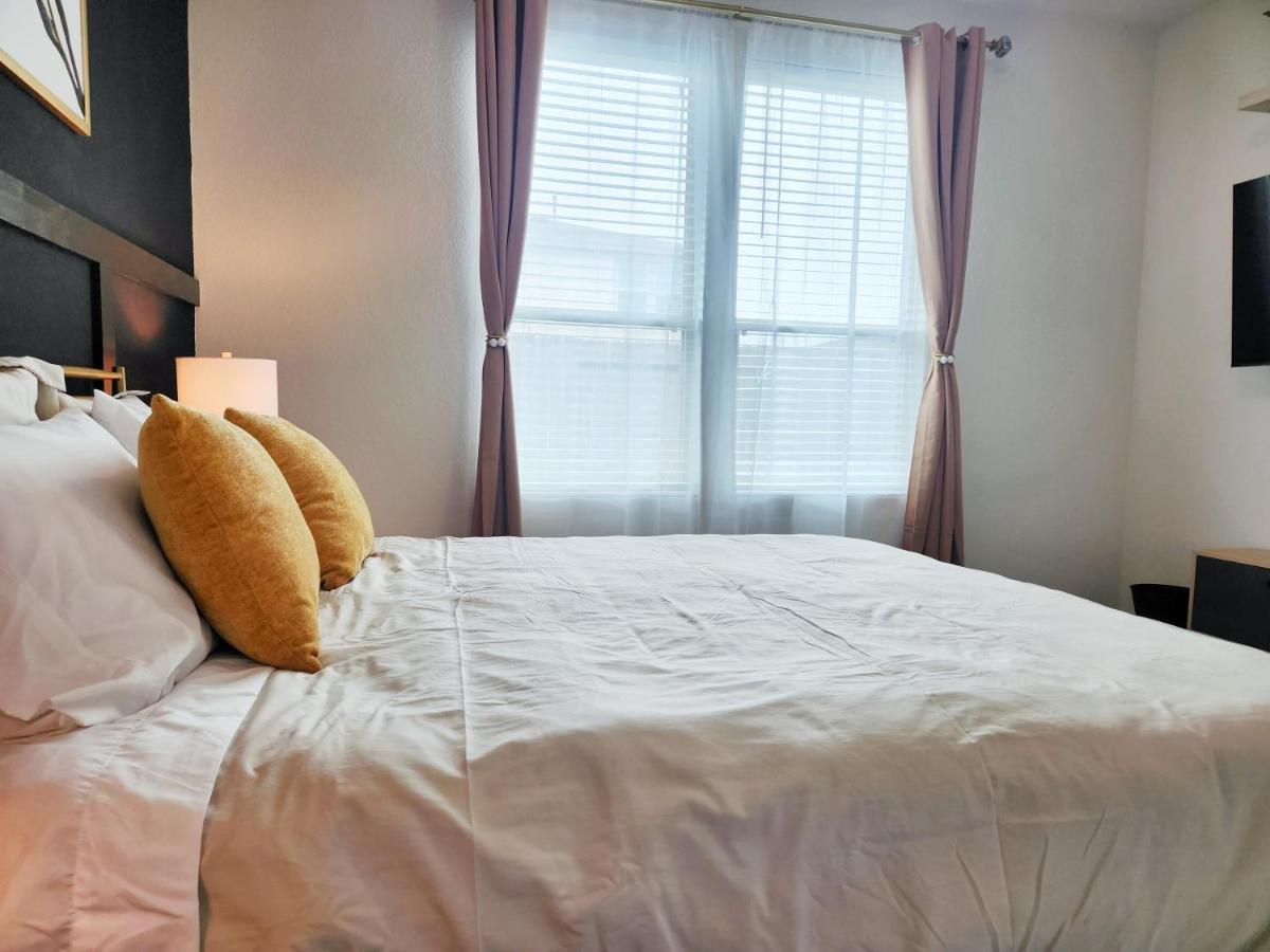 4 Bedroom Home Near Downtown Med Center Nrg Stadium Pearland Skyview Long By Ion Rentals Хьюстон Экстерьер фото