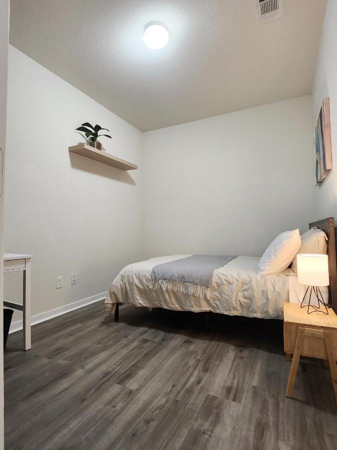 4 Bedroom Home Near Downtown Med Center Nrg Stadium Pearland Skyview Long By Ion Rentals Хьюстон Экстерьер фото