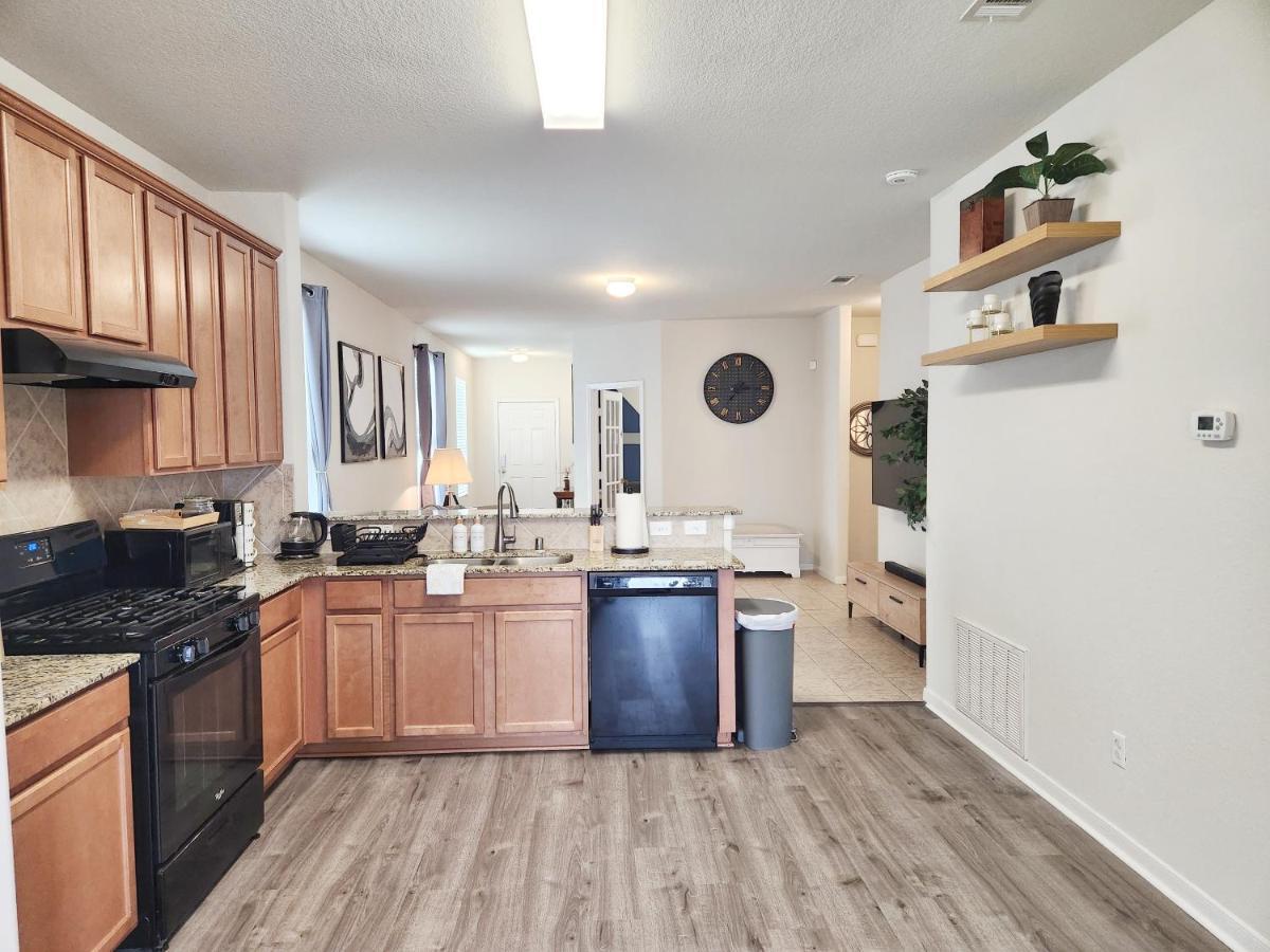4 Bedroom Home Near Downtown Med Center Nrg Stadium Pearland Skyview Long By Ion Rentals Хьюстон Экстерьер фото